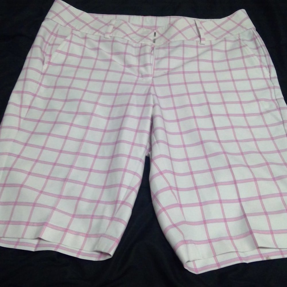 Bermuda golf shorts